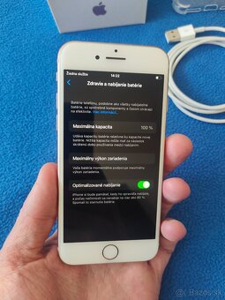 Apple iphone 8 64GB Gold - 7