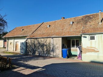 Rožný pozemok 1006 m2 s veľkým, starším RD, sklad, garáž, vh - 7