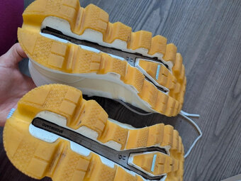 On Running - Cloudrock Waterproof (snow white) - 40 - 7