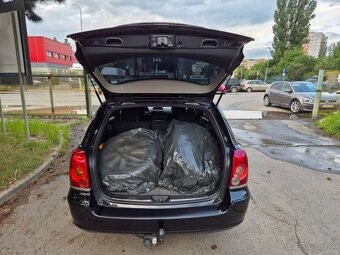 Predám Toyota Avensis Combi wagon 2.0 D-4D Terra - 7