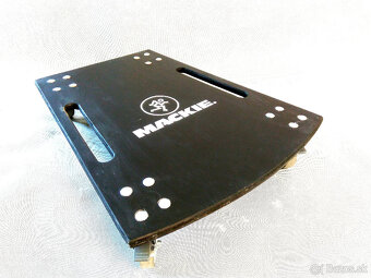 PREDÁM Mackie SRM1801 aktívny subwoofer - 7