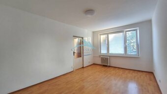 Na prenájom 1 izbový byt na ul. Venevská vo Veľkom Krtíši. - 7