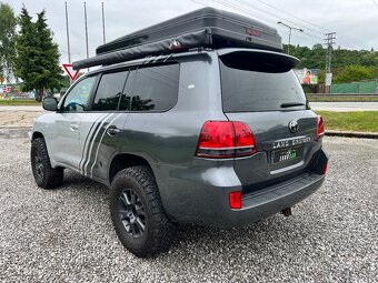 Toyota Landcruiser 200 4.5D - 7