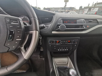 Predám veľmi pekný Citroen C5 Combi - 7