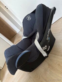 Vajíčko autosedačka Maxi Cosi Cabriofix Graphit 2020 - 7