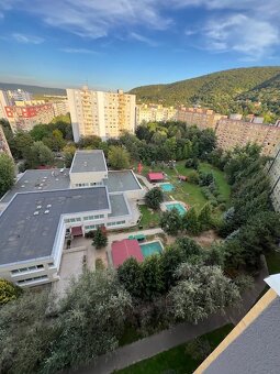 Novo zrekonštr. 2 izb. byt s loggiou, P.Horova - 7