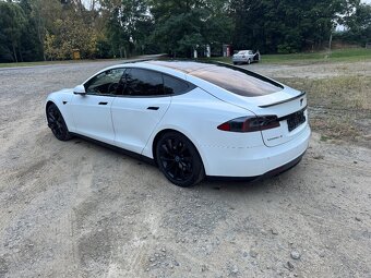 Tesla Model S P85 - Nabíjení ZDARMA - 7
