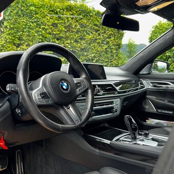 BMW 750Li Xdrive - 7