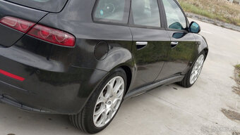 Predám Alfa Romeo 159 SW Ti 1.9 JTDm 150 koní - 7