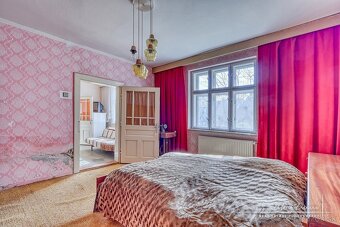 Starší 2-izbový rodinný dom v obci Dobrá Voda - 7