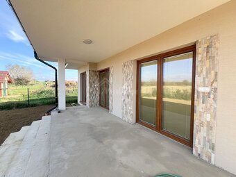 NOVOSTAVBA skoro. dokončená v obci Šišov poz.700m2 - 7