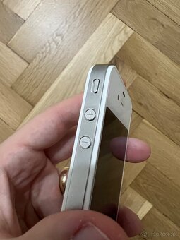 Nový Apple iPhone 4 32GB White - 7