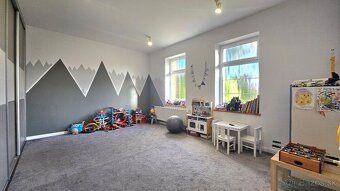 Priestranný RD s veľkorysým  12-ár pozemkom v obci Ďurďošík - 7