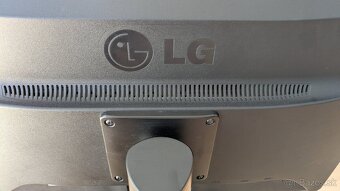 LG 24 IPS fulHD - 7