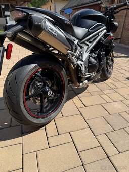 Triumph Speed Triple 1050 RS - 7
