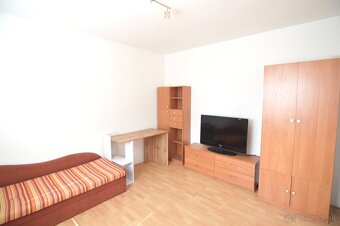 3-izbový byt v obľúbenej lokalite, 75 m2 + loggia - 7