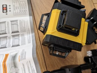 križovy nivelačny liniový laser nový plus box a dialkove ovl - 7