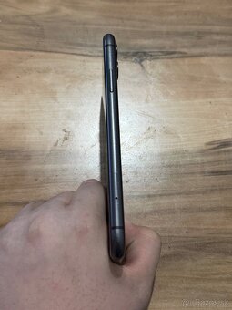 Predám Apple IPhone 11 128GB Black bežné Známky - 7