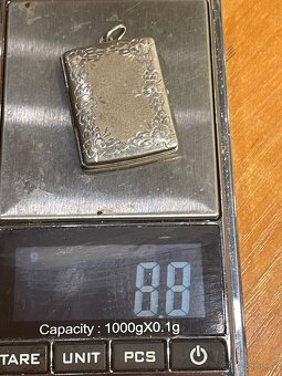 starozitny strieborný medailon ,na foto - 7