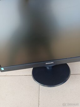 LCD Philips monitor 22'' - 7