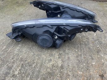 Citroen C4 Picasso predné svetlomety - 7