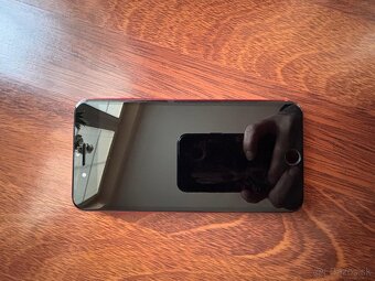 IPhone 8 Plus - 7