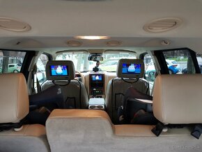 Ford Explorer V8 benzín 4x4 7-miest koža camper - 7