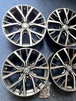 5x112 R17 VW Tiguan / Tulsa - originál Alu + šrouby - 7