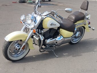Suzuki VL 1500 Intruder - 7