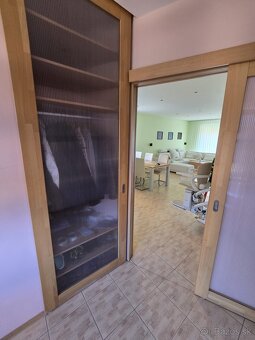 REZERVOVANE - 3 podlažný, 7 izbový RD s bazénom a garážou - 7