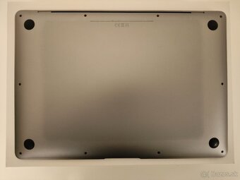 MacBook Air 2020 | i3 • 8GB • 256GB SSD - 7