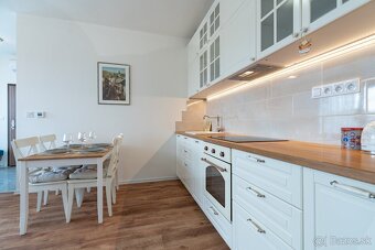 NA PREDAJ 3 IZBOVÝ BYT S TERASOU V IKONICKEJ NOVOSTAVBE | RE - 7