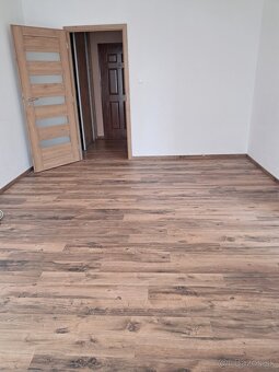 na PREDAJ 3-izb. byt s loggiou v centre Šamorína. - 7
