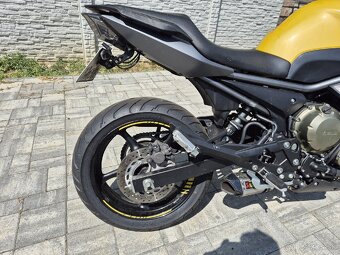 Yamaha XJ6 - 7