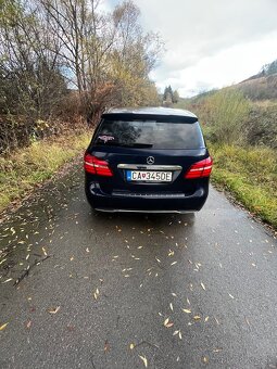 MERCEDES-BENZ B 180 - 7