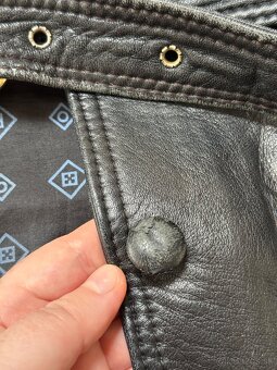 Predĺžená kožená vesta - 7