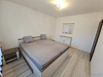 Samostatne stojaci nízkoenergetický 4 izbový bungalov v Most - 7