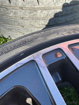 225/35 R19 - 7