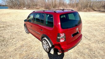 Volkswagen Touran Cross 2.0TDI - 7
