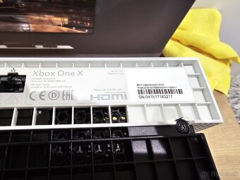 XBOX ONE X - White limited edition - 7