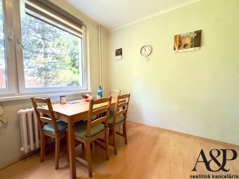 NA PREDAJ 2 IZB. BYT PREROBENÝ NA 3 IZB., 64M2, ŠTEFÁNIKOVA - 7