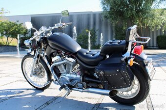 Suzuki Intruder VS 800 - 7