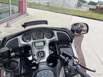 Honda GL 1800 Goldwing - 7