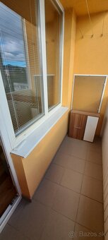 Dvojizbová tehla v centre mesta s lodžiou - 7