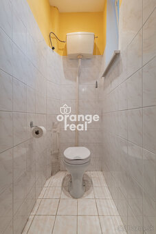 Priestranný tehlový staromestský byt na Czambelovej ulici so - 7