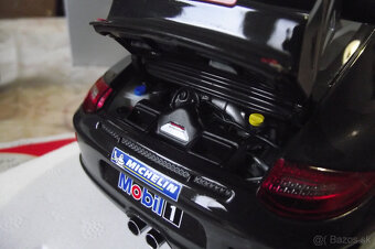 1:18 Porsche 911 - 7