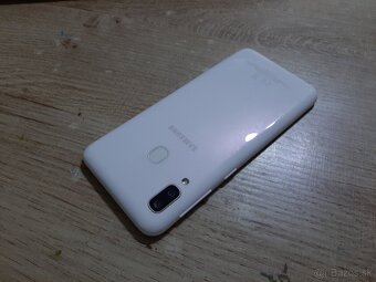 Samsung a20e plnefunkcny neposkodeny na displeji nieje ziade - 7