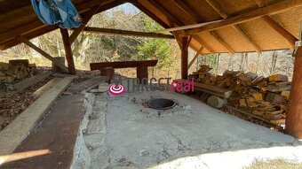 TARGETreal | NA PREDAJ REKREAČNÁ CHATA S 5 STAVEBNÝMI POZEMK - 7