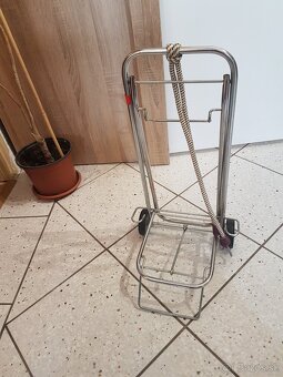 Nákupné vozíky a skladací nosič na batožinu - 7