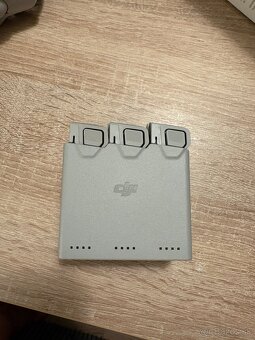 DRON DJI MINI 3 FLY MORE COMBO - 7